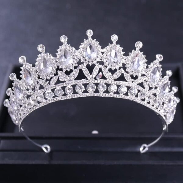 Csepp Kristályokkal Díszített Hercegnő Tiara - Fejdísz és Torta Dekoráció Csepp Kristályokkal Díszített Hercegnő Tiara - Fejdísz és Torta Dekoráció